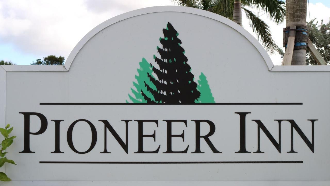 Pioneer Inn Royal Palm Beach Exterior foto