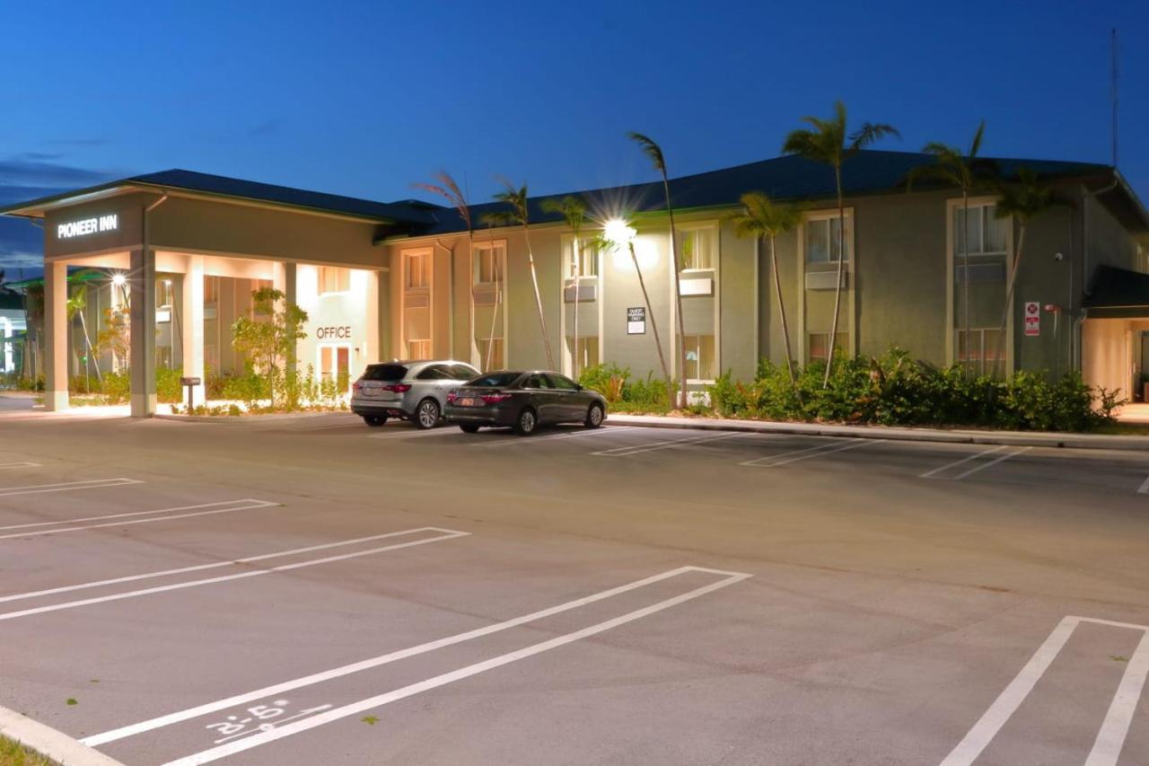 Pioneer Inn Royal Palm Beach Exterior foto